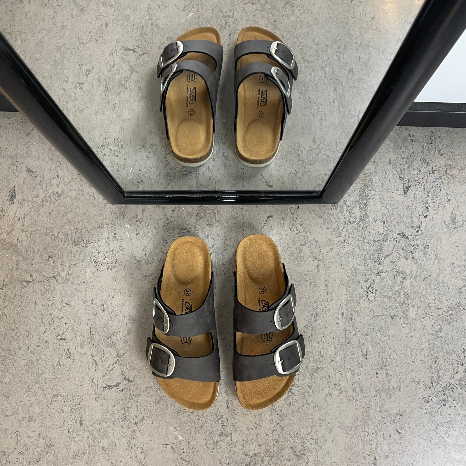 Cruz sandal med justerbar pasform - Grå