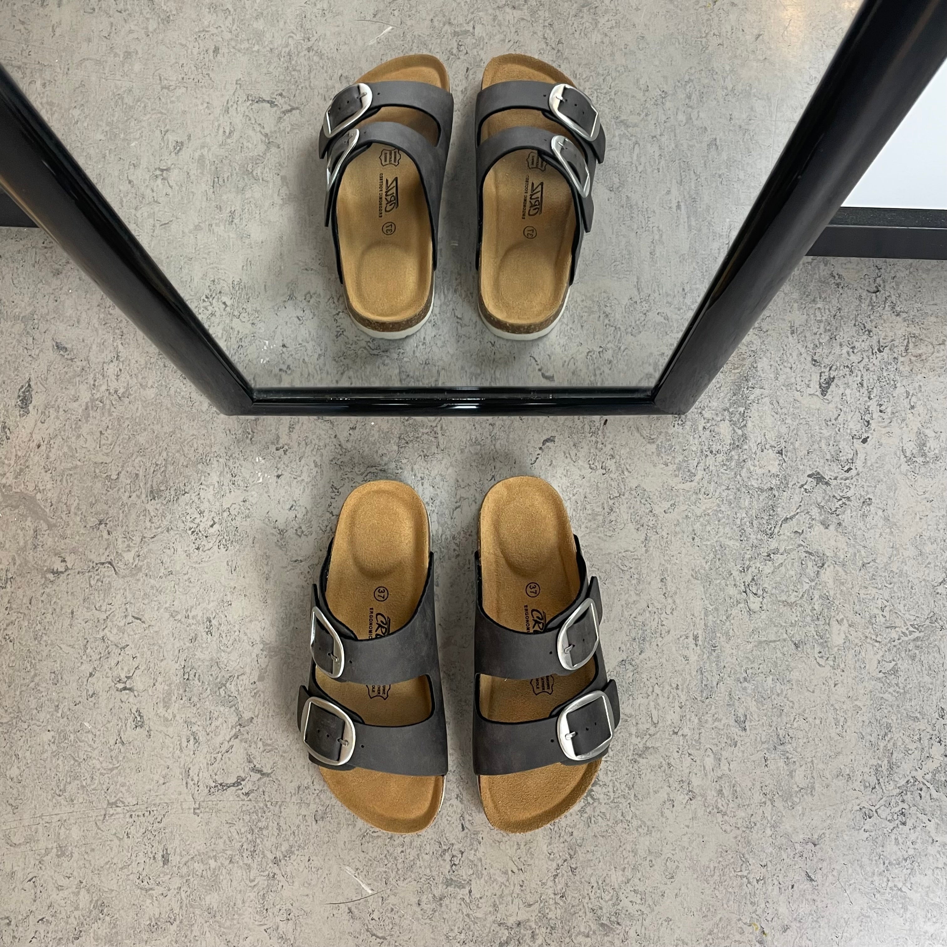 Cruz sandal med justerbar pasform - Grå