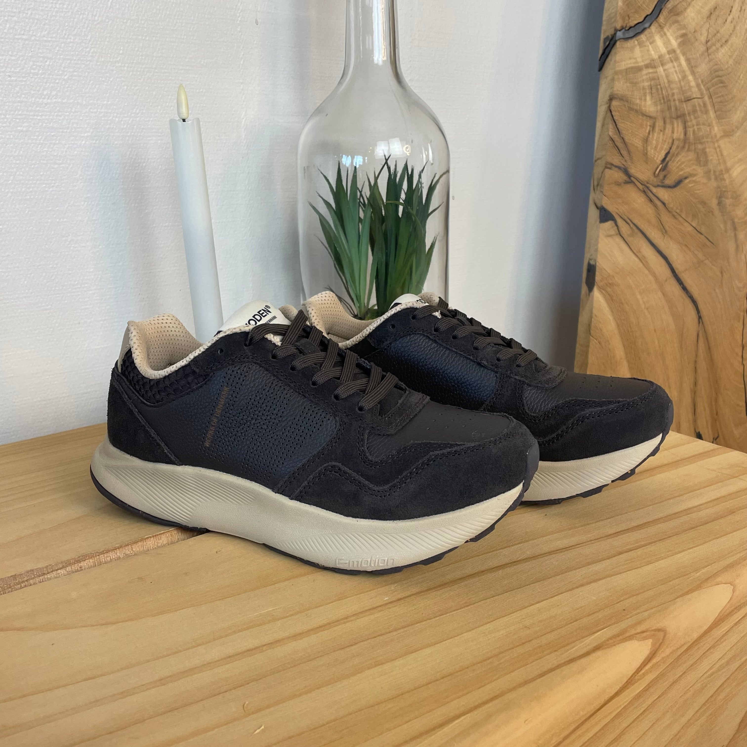 Mathilde Runner Leather – chokoladebrun Woden sneaker med let gængesål