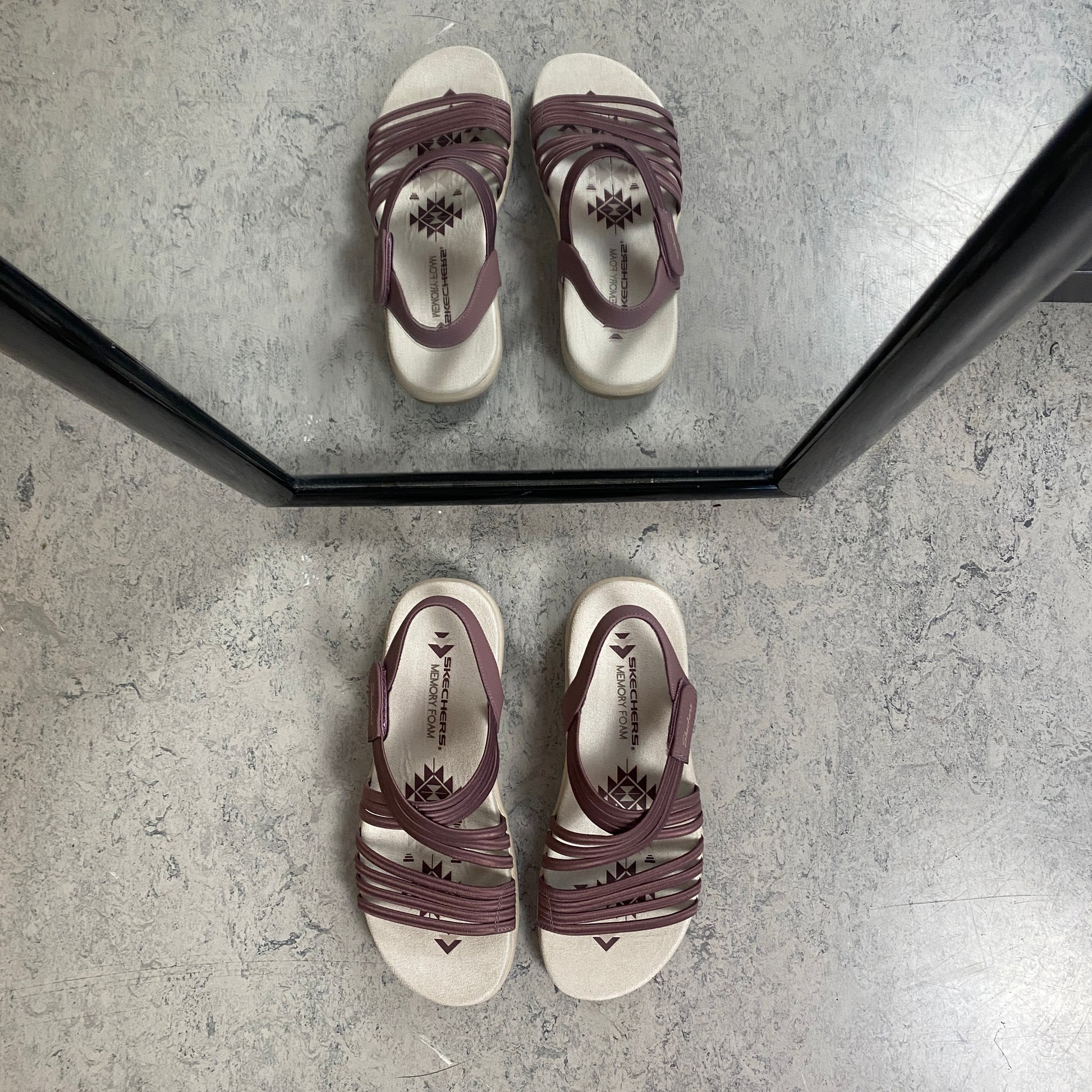 Skechers sandaler med elastiske remme – let, fleksibel & vaskbar