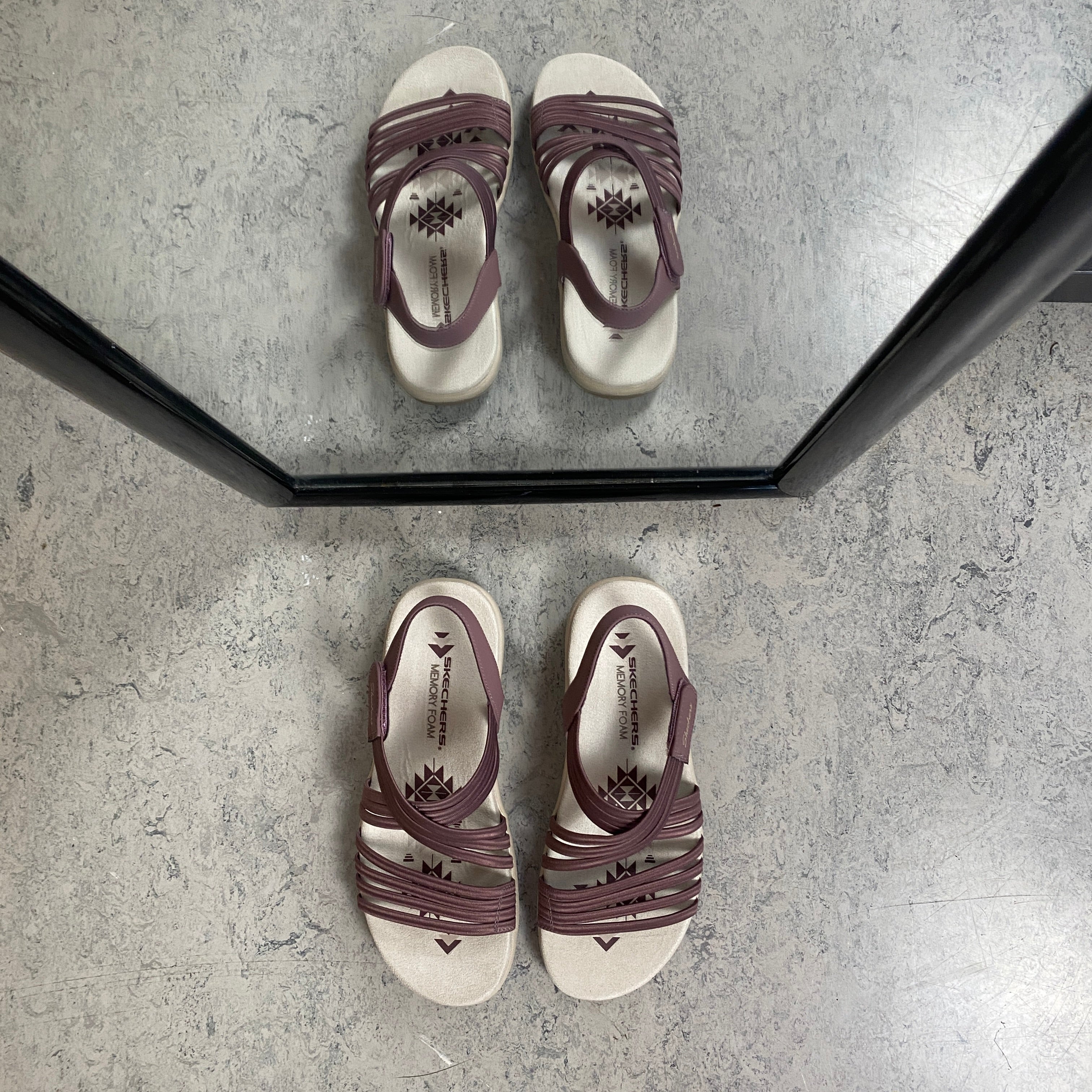 Skechers sandaler med elastiske remme – let, fleksibel & vaskbar