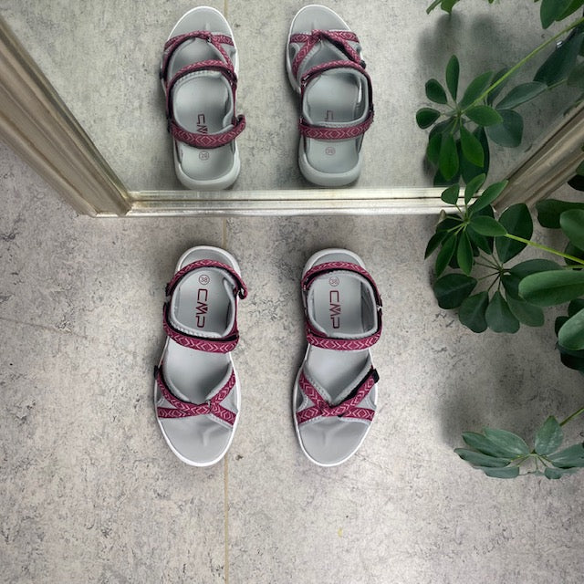 Bordeaux letvægts sandal med fantastisk komfort