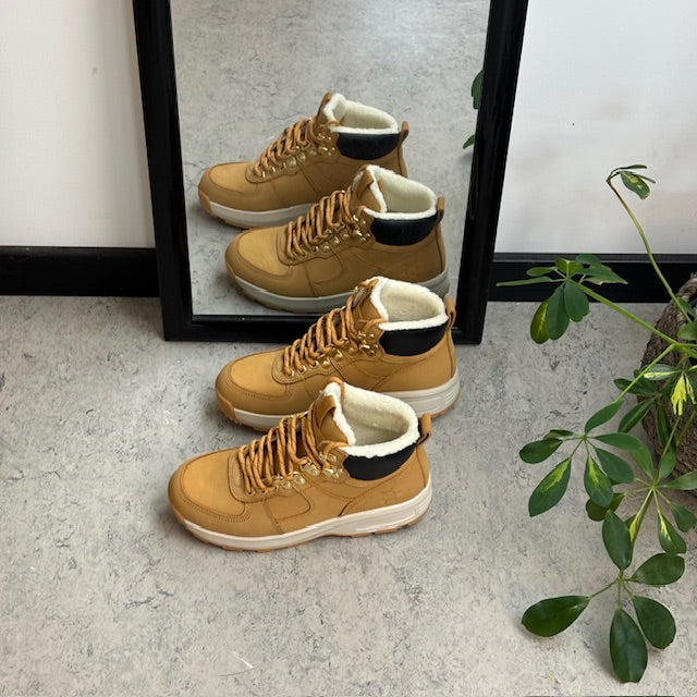 Brun vinterstøvle fra Gaitline med gængesål