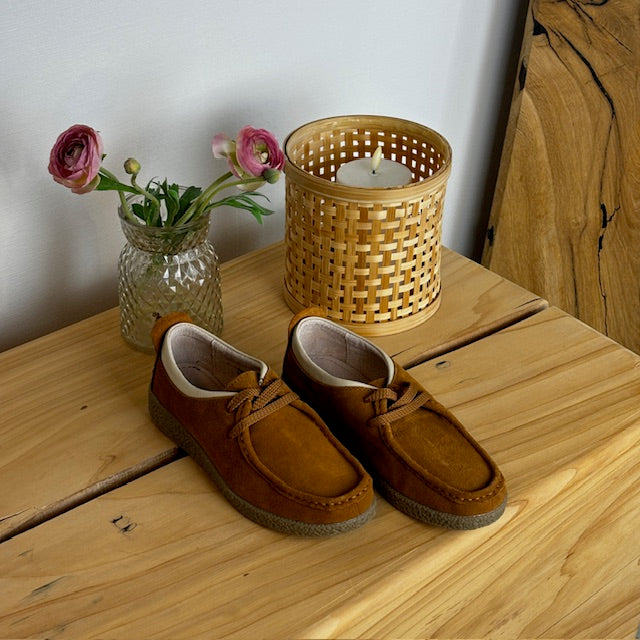 Lys brun ruskindssko med rågummisål