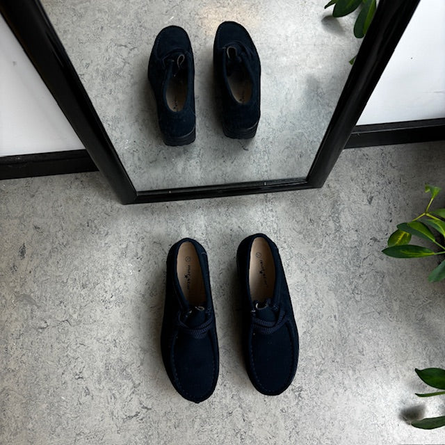 Sort ruskindssko med gængesål og svangstøtte