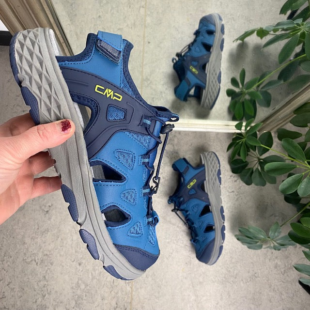 Lukket vandre sandal i blå fra CMP