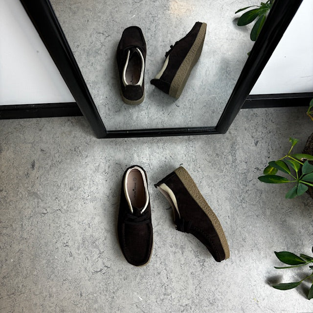 Brun ruskindssko med rågummisål