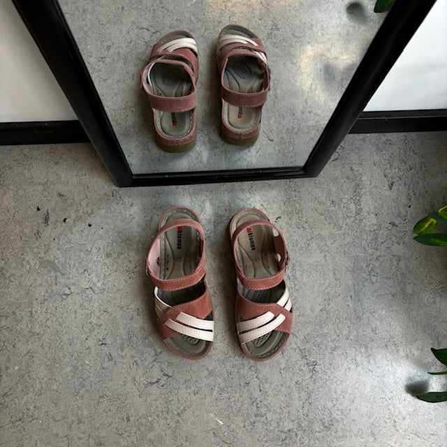 Rosa elegant sandal med svangstøtte - OBS 2. sortering