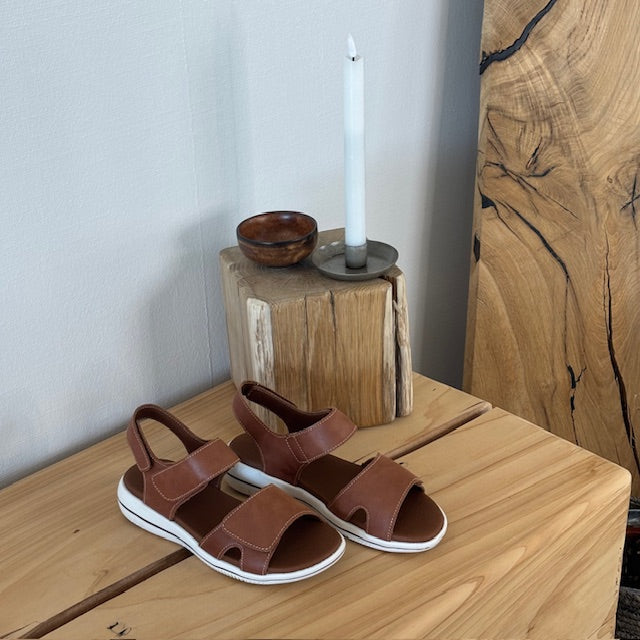 Brun skindsandal fra Green Comfort