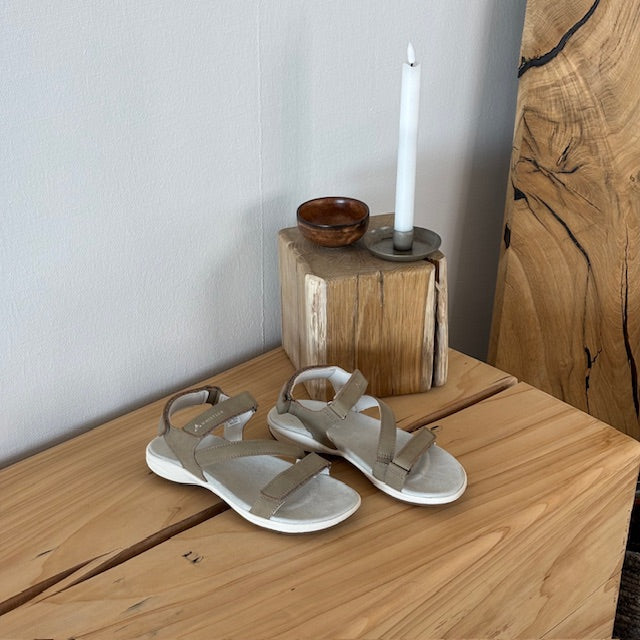 Grøn Whistler sandal med svangstøtte og 3 justerbare remme