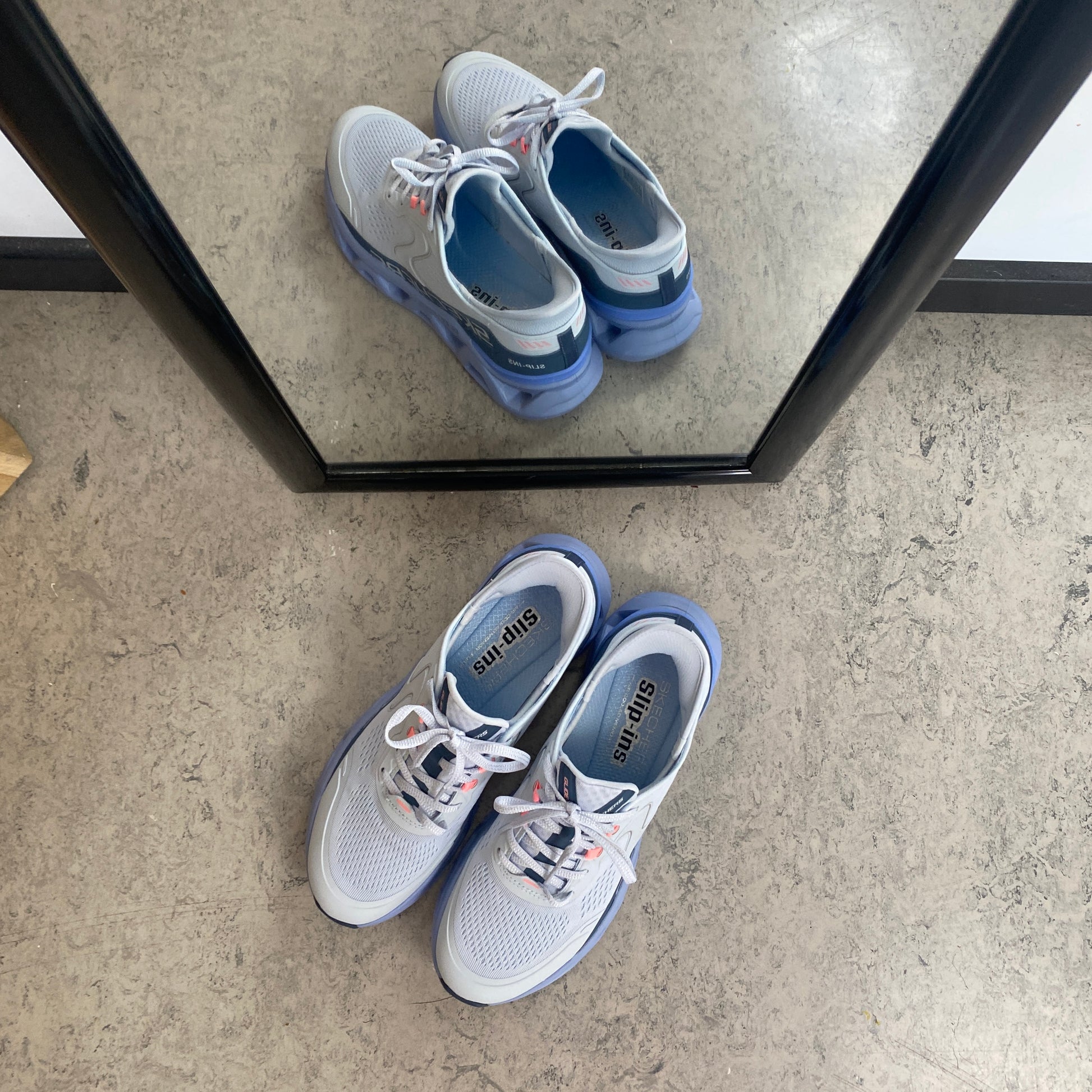 Skechers Glide-Step Aldus i lys blå – slip in sneaker med svangstøtte & stødabsorbering
