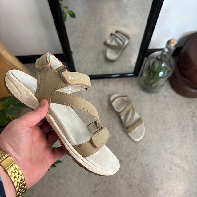 Grøn Whistler sandal med svangstøtte og 3 justerbare remme