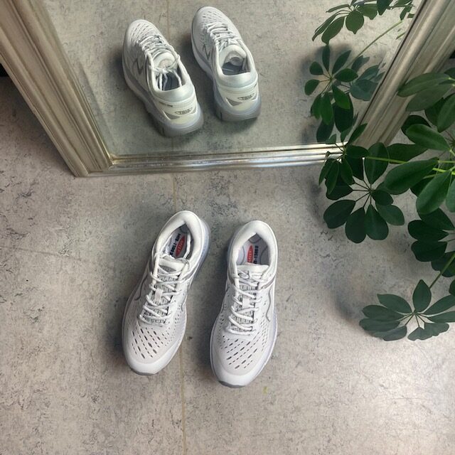 MTR1500 løbe og gå sko i hvid fra MBT