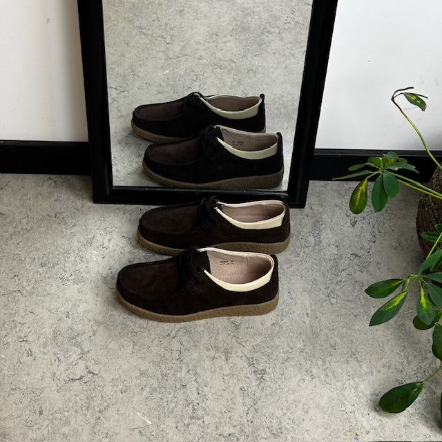 Brun ruskindssko med rågummisål