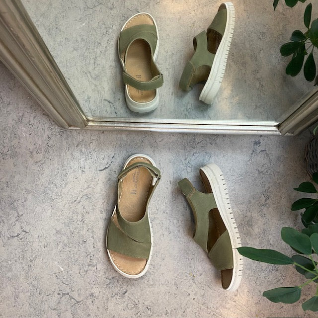 Blød grøn skindsandal fra Relaxshoe