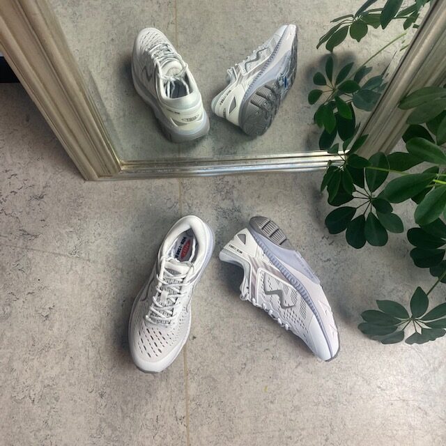 MTR1500 løbe og gå sko i hvid fra MBT