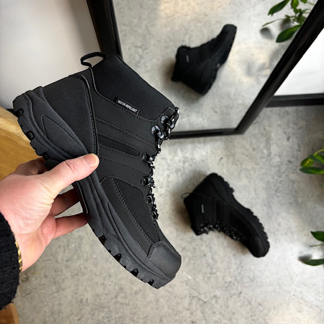 Vandafvisende softshell vandrestøvle