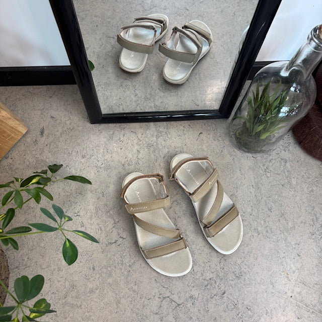 Grøn Whistler sandal med svangstøtte og 3 justerbare remme