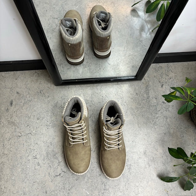 Whistler beige vinterstøvle med let foer og smarte detaljer