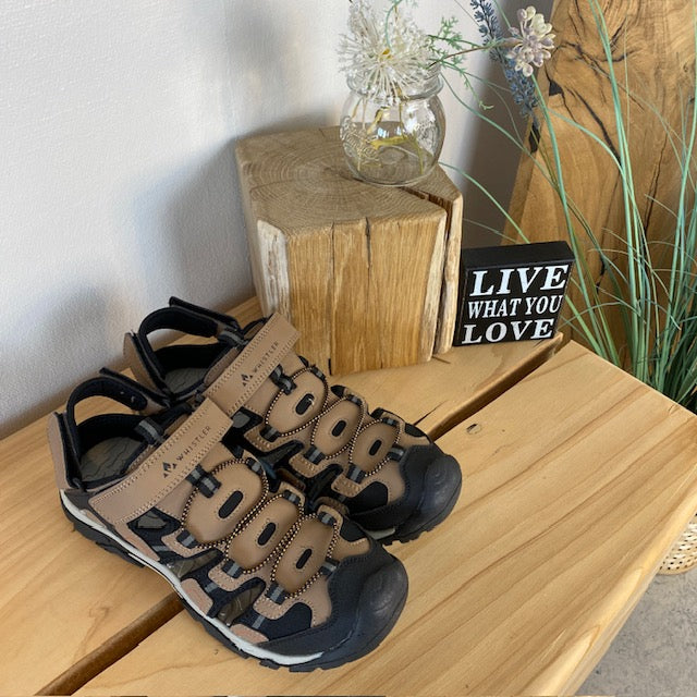 Lukket brun herresandal fra Whistler med aftagelig bagrem