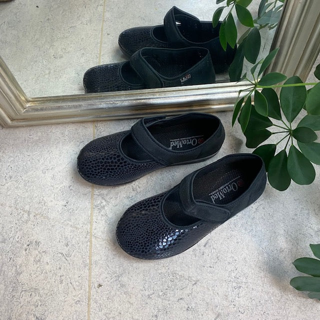 Bred ballerina med velcro og plads