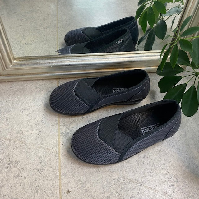 Bred slip on sko fra Ortomed
