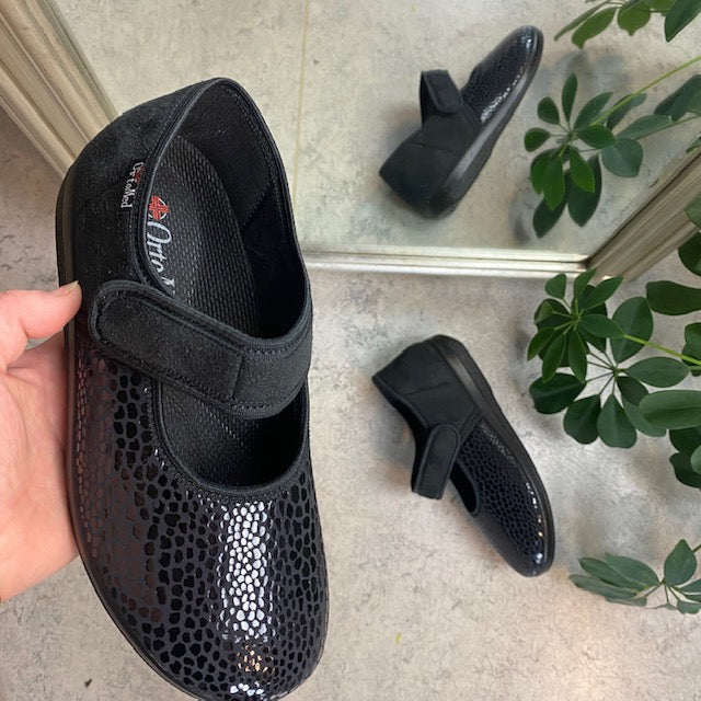 Bred ballerina med velcro og plads