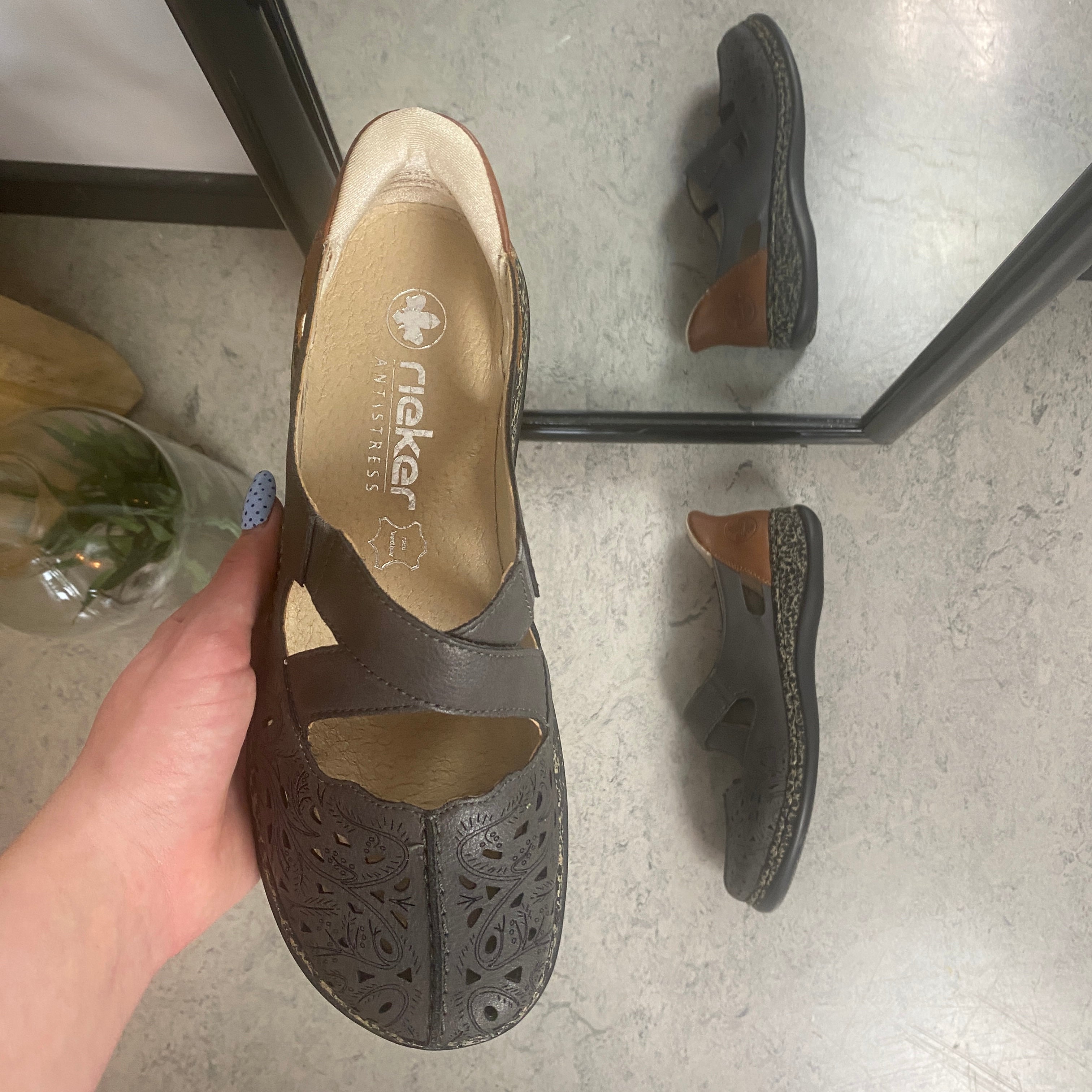 Rieker Ready 2 Go sko – grå dame sneaker der er nem at træde i