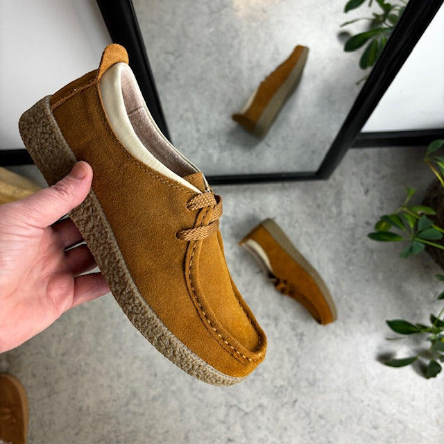 Lys brun ruskindssko med rågummisål