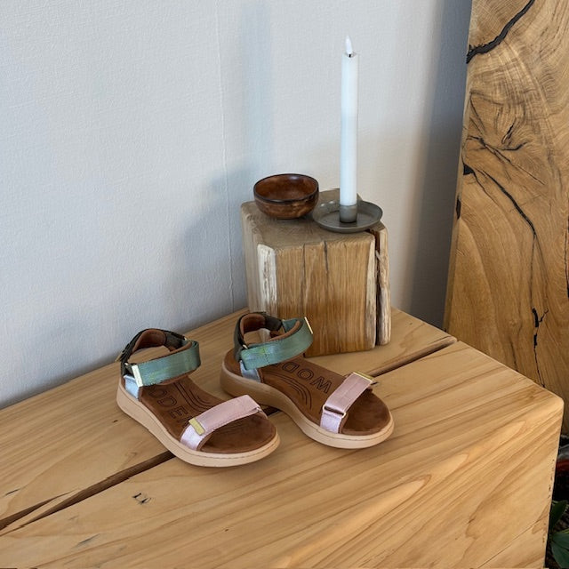 Smart multifarvet sandal fra Woden
