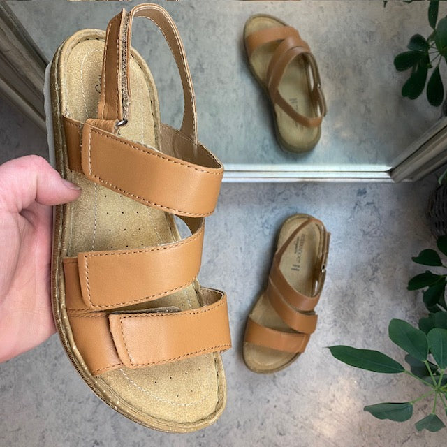 Brun skindsandal med fire indstillelige remme fra Relaxshoe
