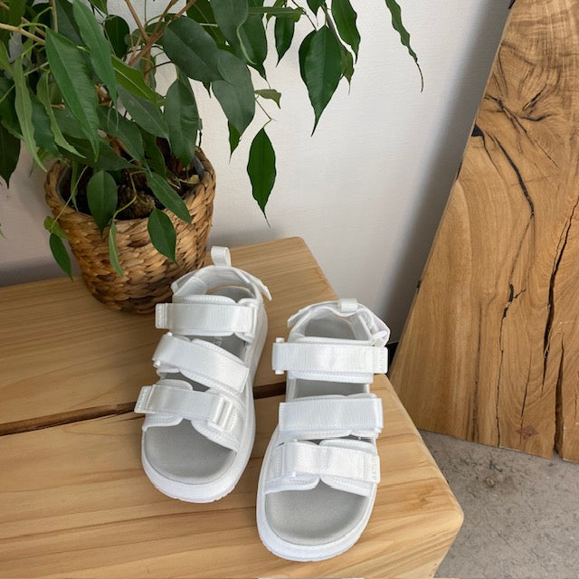 Gaitline Flow SP sandal – hvid sandal med svangstøtte & IGNITE skum