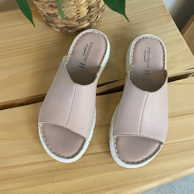 Elegant rosa slip on i skind fra Relaxshoe