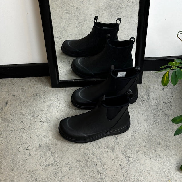 Sort luksus gummistøvle med svangstøtte fra Green Comfort