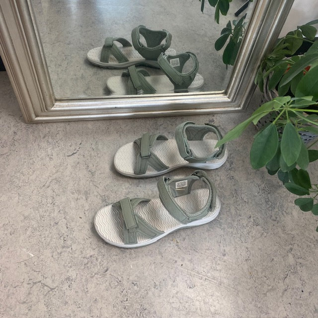 Olivengrøn sports sandal med 3 velcroremme
