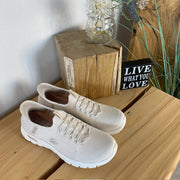 Beige Skechers slip-ins med svangstøtte