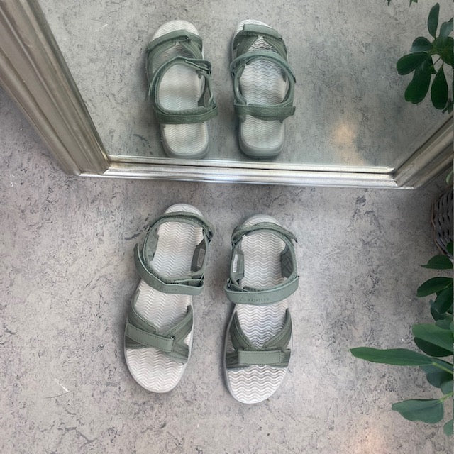 Olivengrøn sports sandal med 3 velcroremme