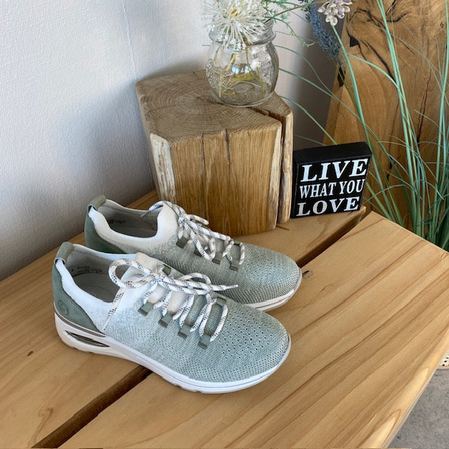 Remonte slip-on sneakers med god svangstøtte.