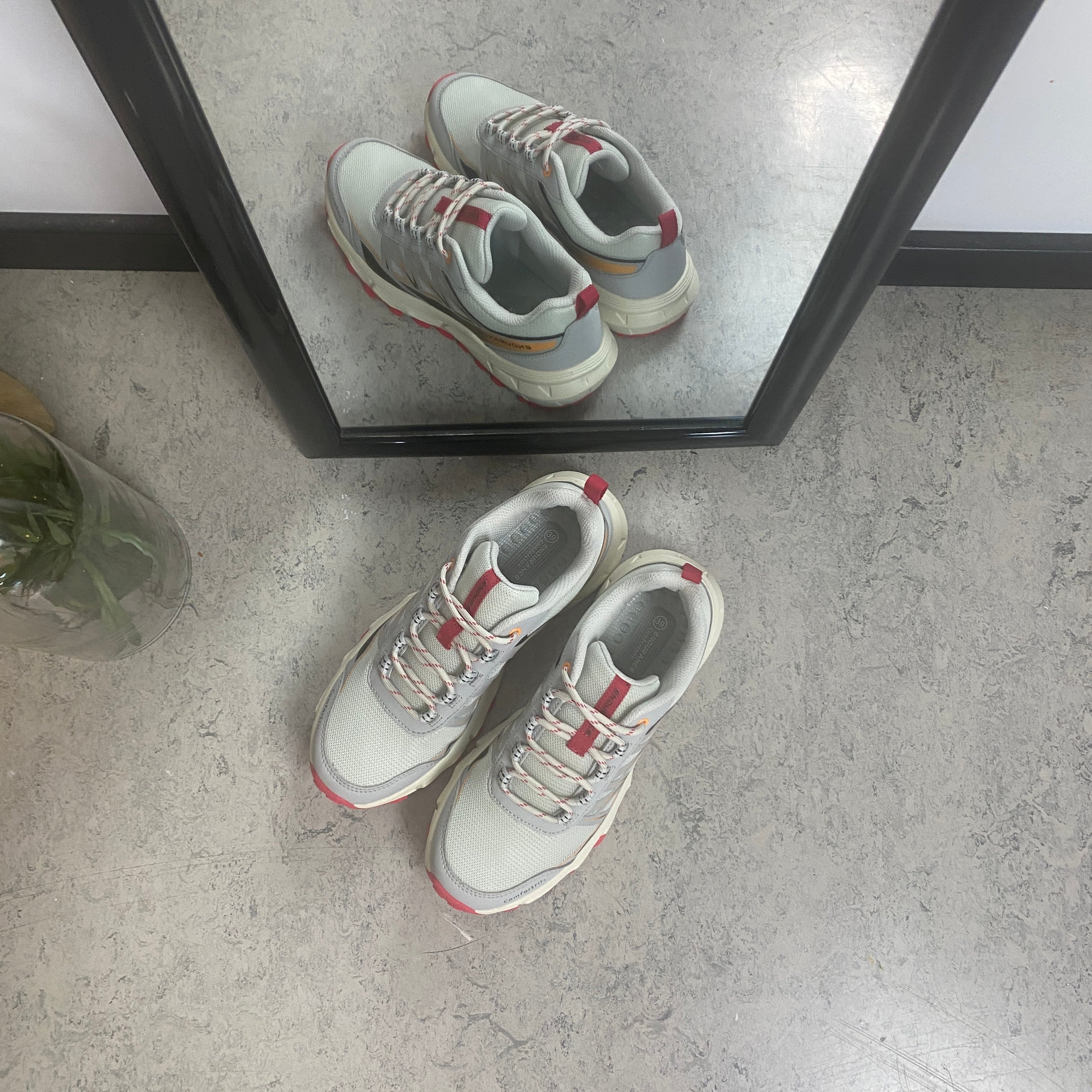 Endurance Fadell W Shoes – Let & åndbar sneaker i Glacier Grey med pink detaljer