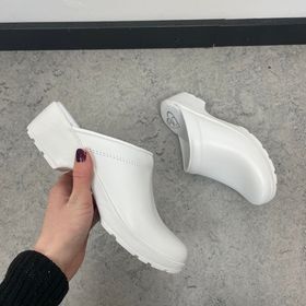 Hvid skind træsko i god kvalitet