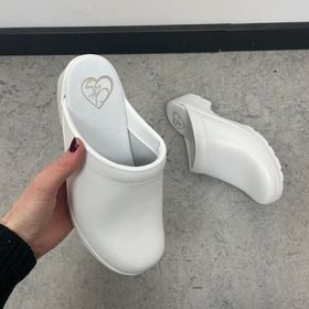 Hvid skind træsko i god kvalitet