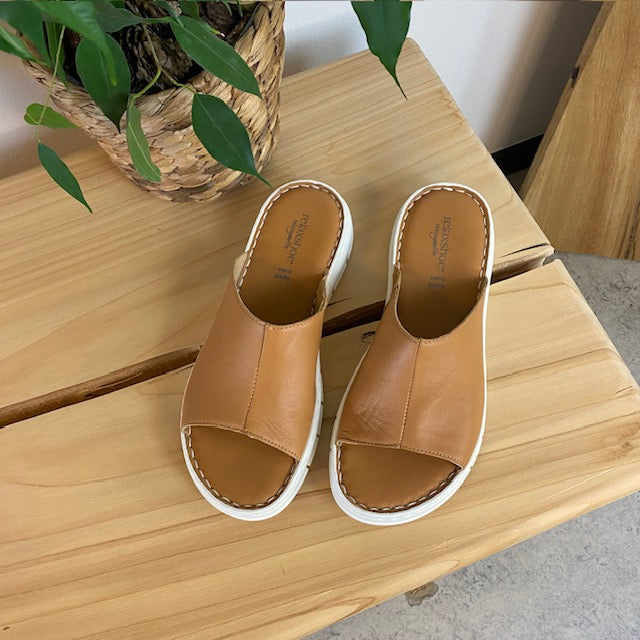 Elegant brun slip on i skind fra Relaxshoe