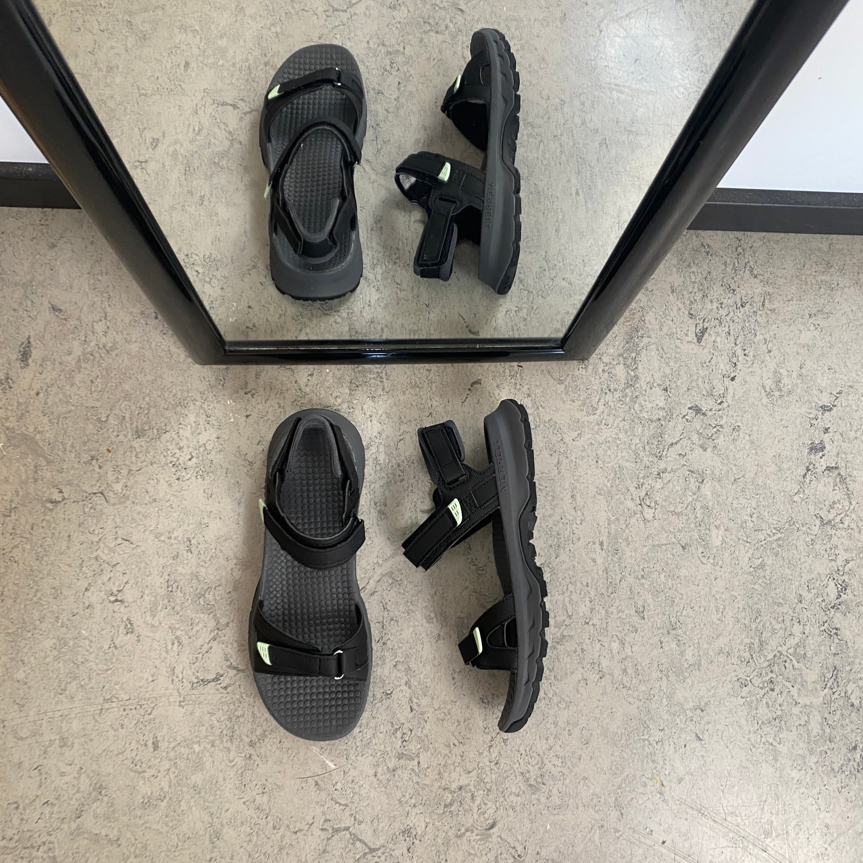 Merrell sandal med stødabsorberende komfort til arbejde & aktiv hverdag