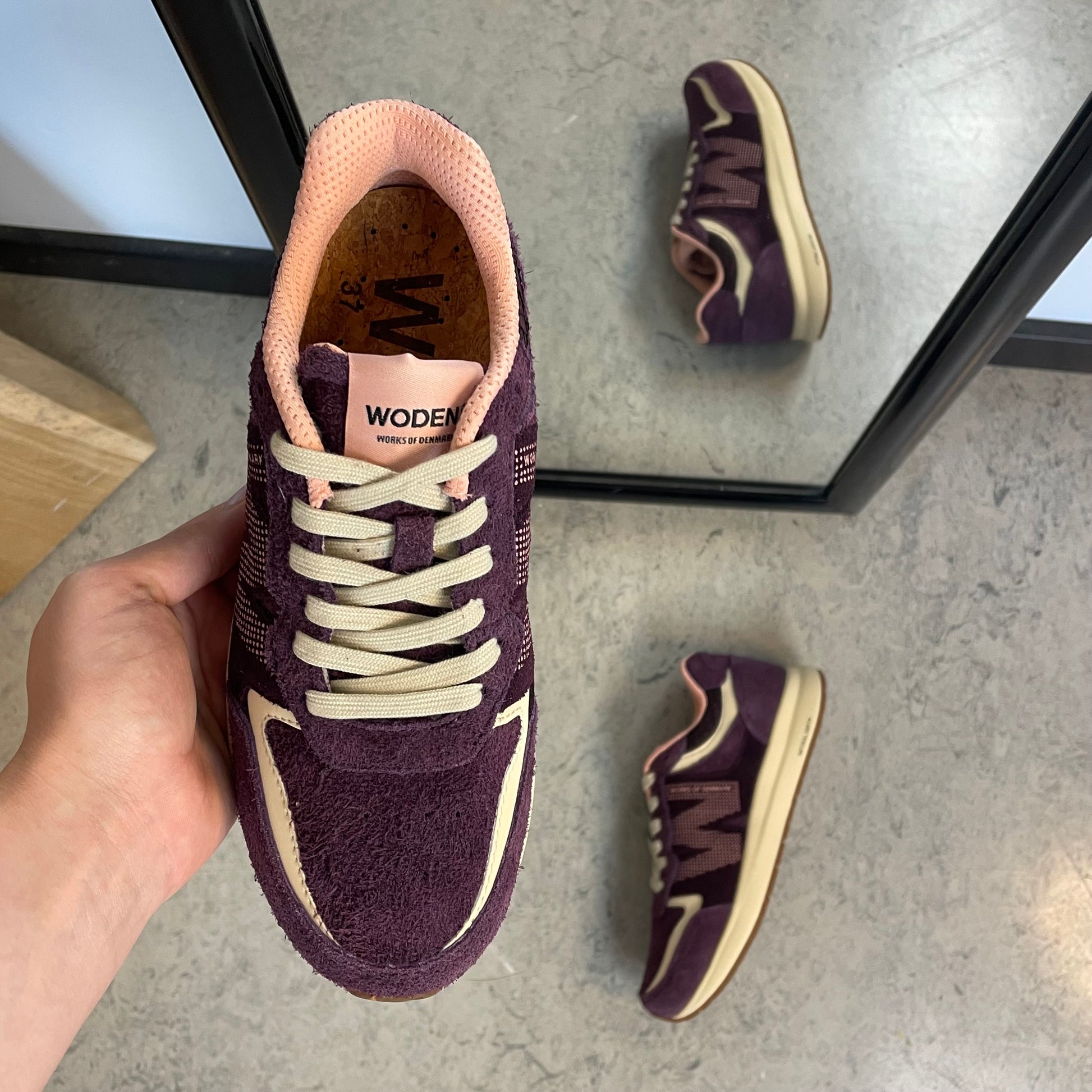 Woden Rigmor Suede – lyngfarvet sneaker i ruskind med blød komfort