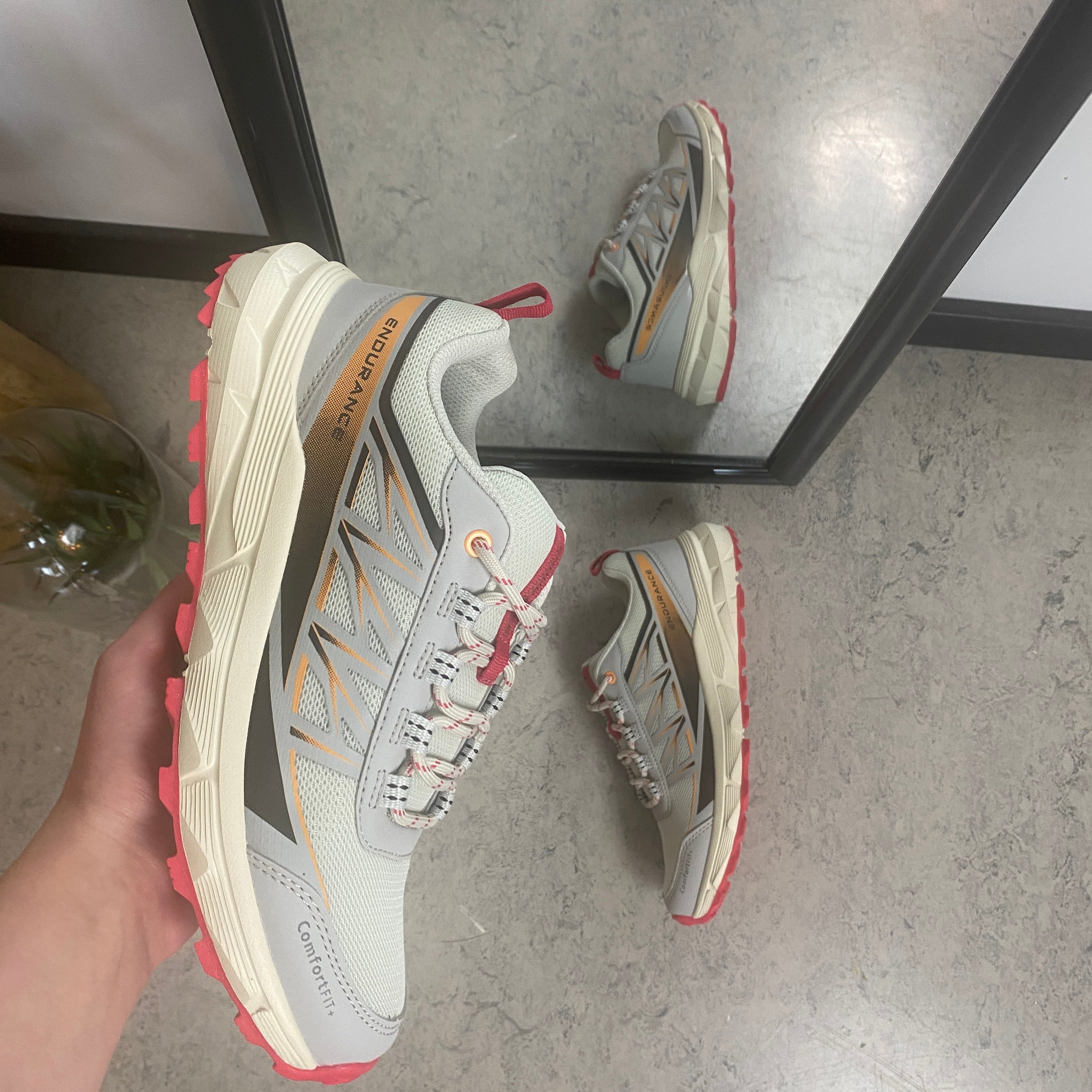 Endurance Fadell W Shoes – Let & åndbar sneaker i Glacier Grey med pink detaljer