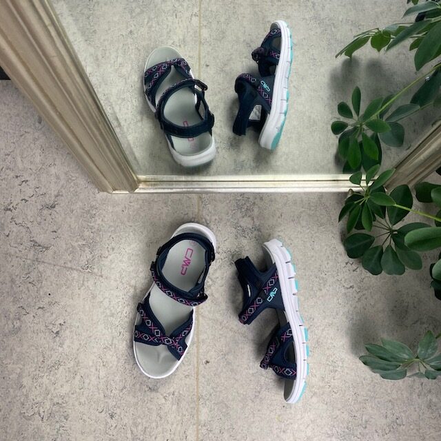 Blå letvægts sandal med fantastisk komfort