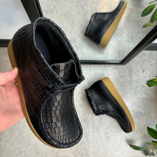 Sort krokodillemønstret støvlet i skind fra Nature