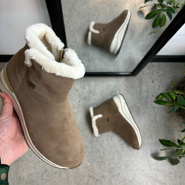 Kort brun Remontestøvle med uldfoer og god bredde