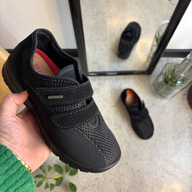 Sort ortopædisk sko med ekstra bred pasform, velcro & udtagelig memory-skum sål