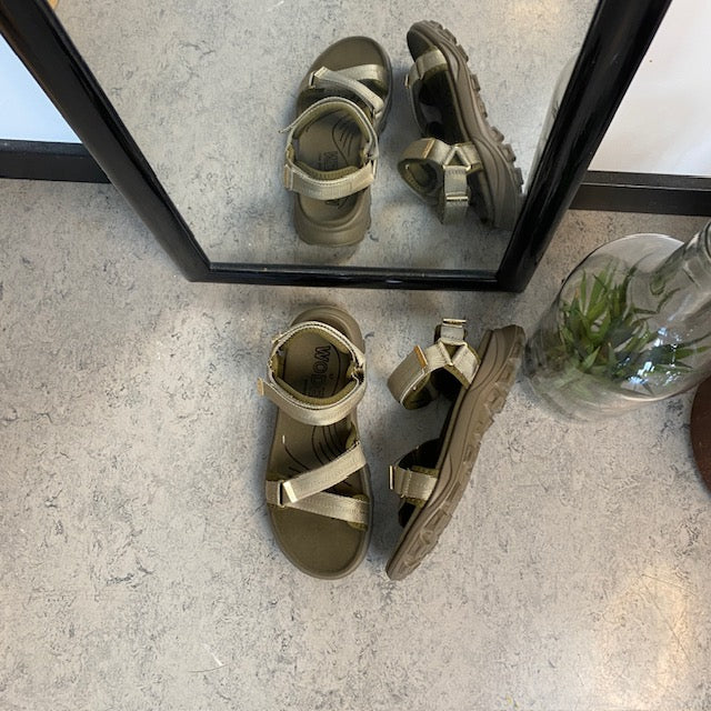 Grøn Woden sandal med god svangstøtte